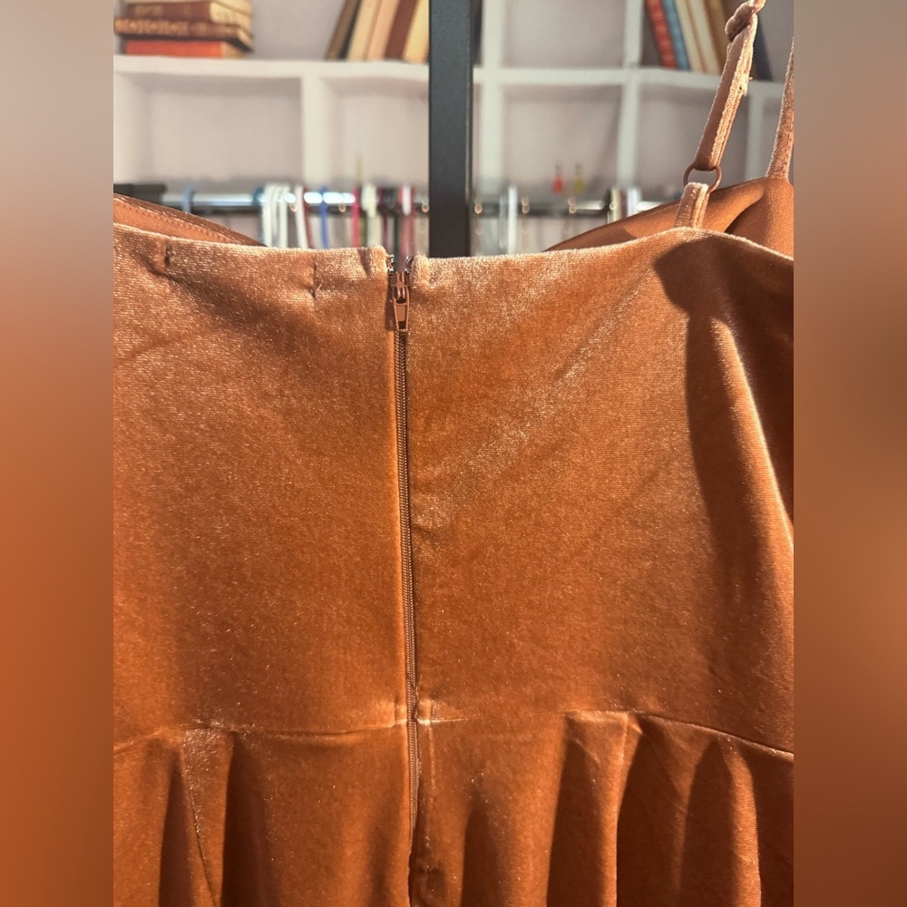Trixxi Velvet Mini Dress in copper - Picture 9 of 13
